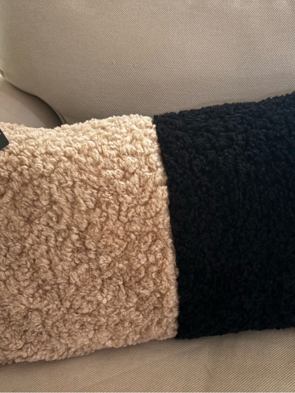NWT Magaschoni Two-Tone Sherpa Pillow  in Black Camel Goose Down Filling 14x26
